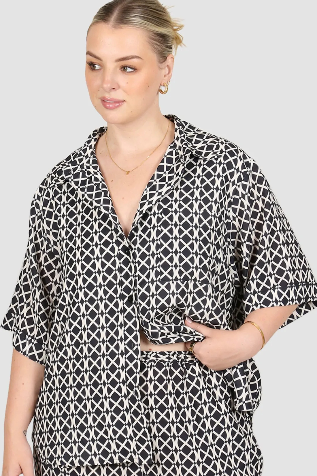 Fayt Tops | INDA SHIRT GEO