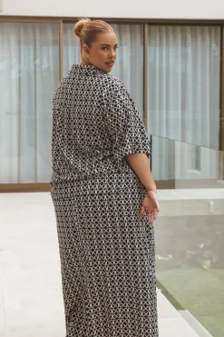 Fayt Tops | INDA SHIRT GEO